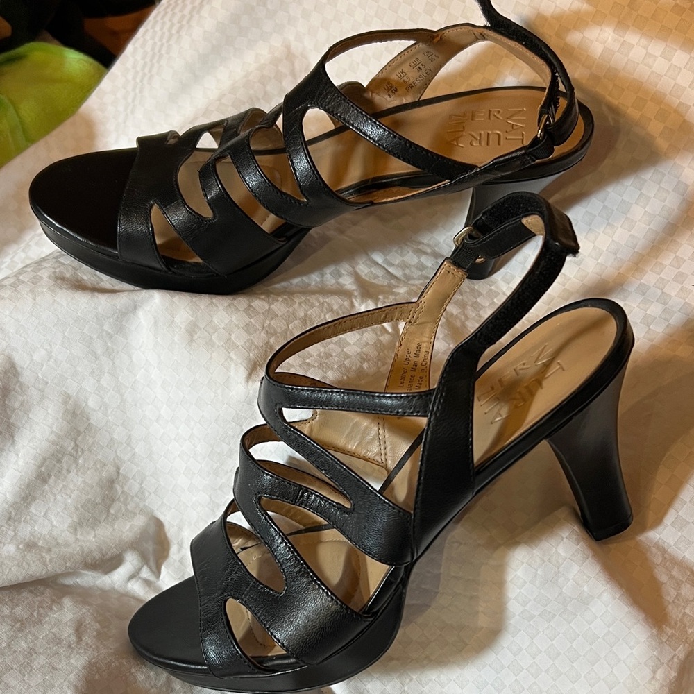 Naturalizer, Pressley, size 8.5 Black Strappy Heels - Picture 1 of 9